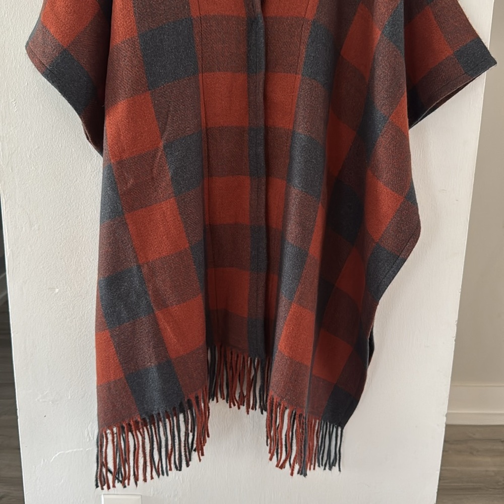 Marc New York Shawl Poncho Plaid Blanket Scarf one Size Snap Closure NEW - Picture 4 of 11